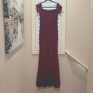 Windsor Burgundy Firma Dress, Size L